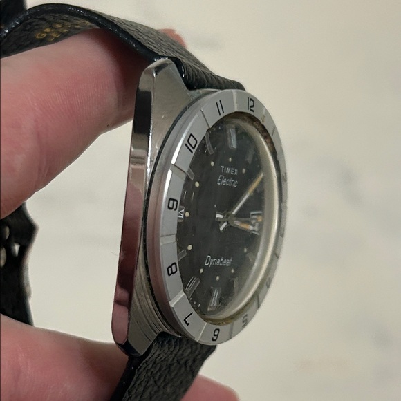 Vintage 1970’s Timex Electric Dynabeat Black and Silver Watch - Picture 3 of 11